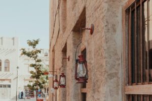 Comment choisir la lanterne extérieure parfaite pour votre terrasse ou balcon