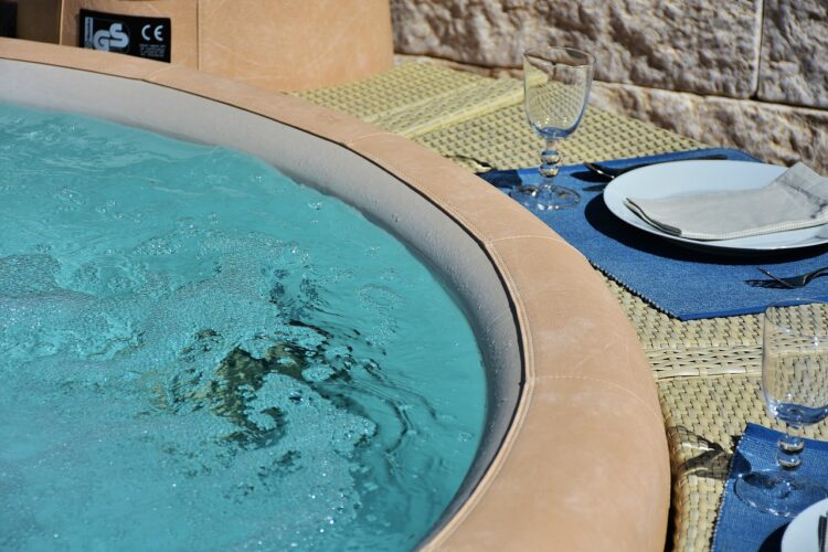 Entretien du spa en extérieur : comment réussir ?